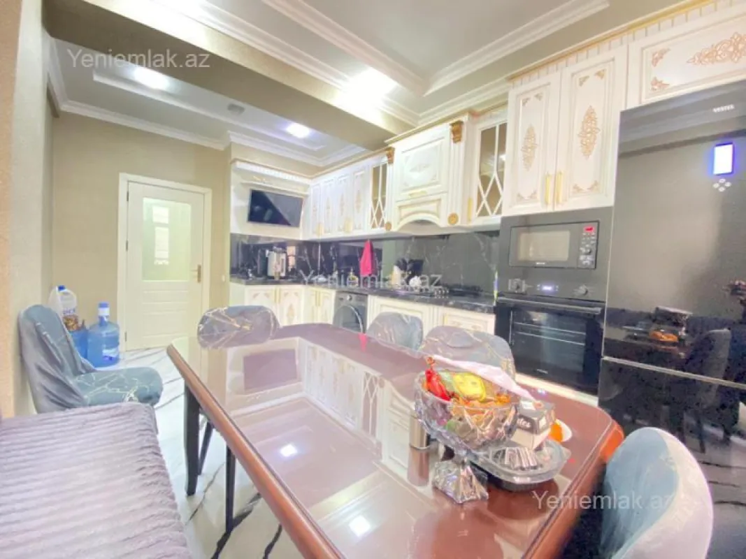 Satılır 3 otaqlı yeni tikili 130 m²