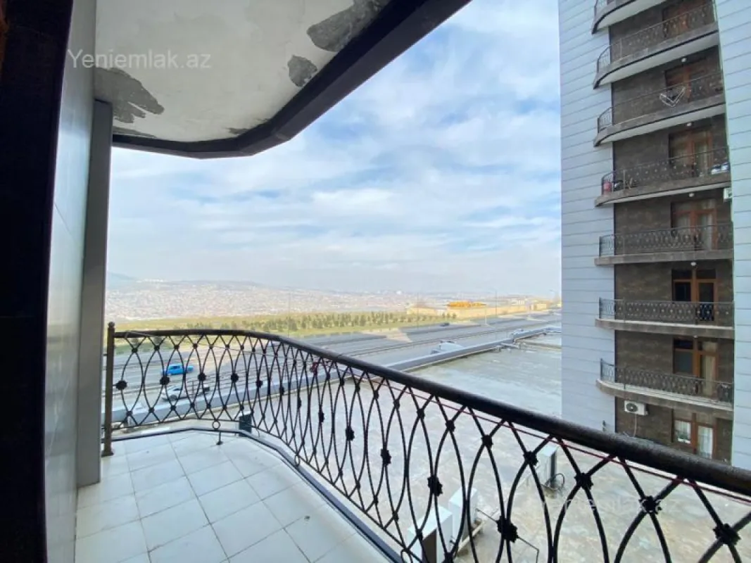 Satılır 3 otaqlı yeni tikili 130 m²