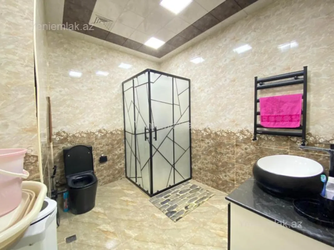 Satılır 3 otaqlı yeni tikili 130 m²