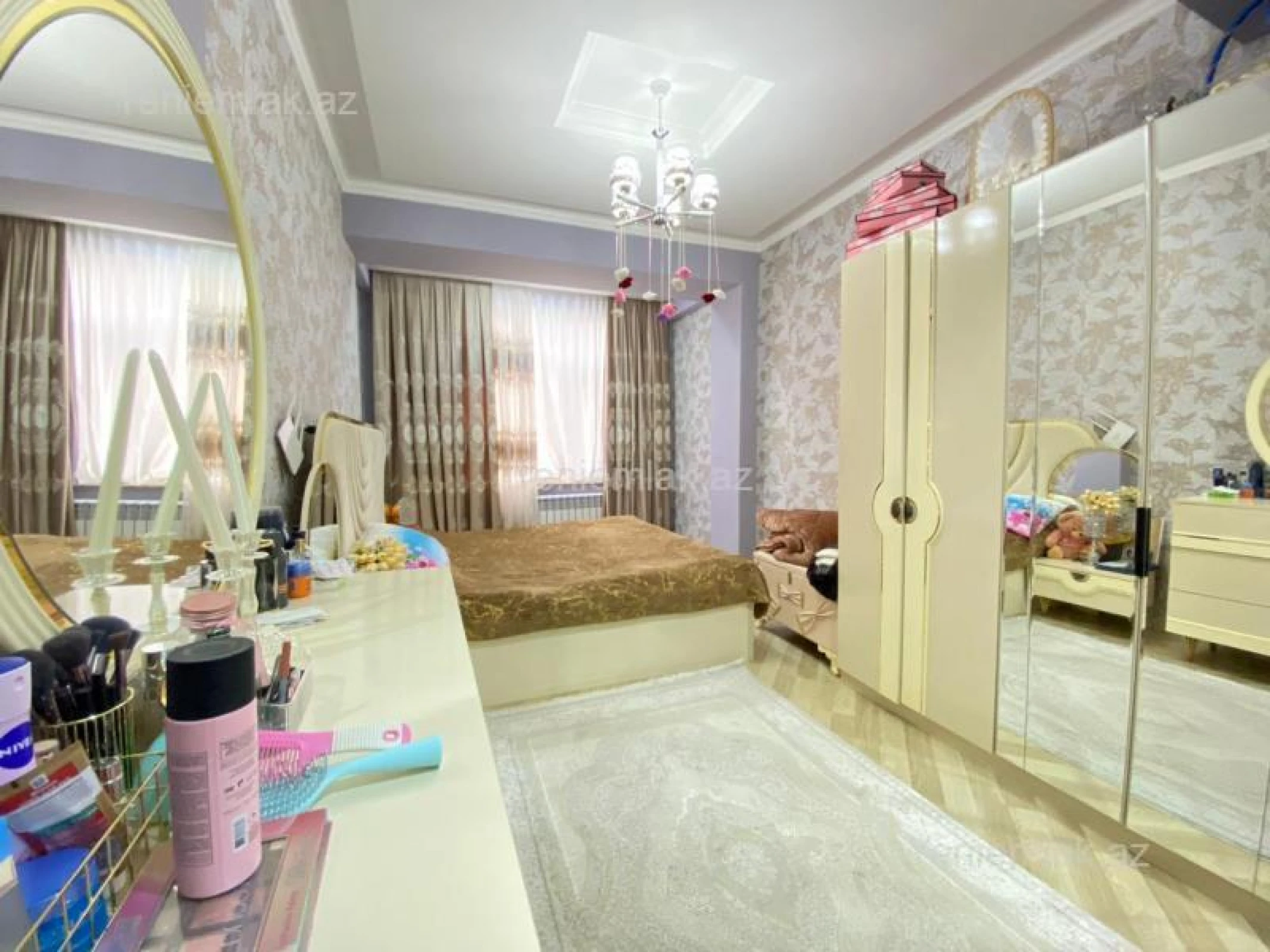 Satılır 3 otaqlı yeni tikili 130 m²