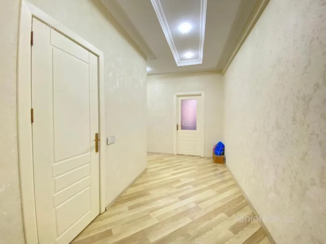 Satılır 3 otaqlı yeni tikili 130 m²