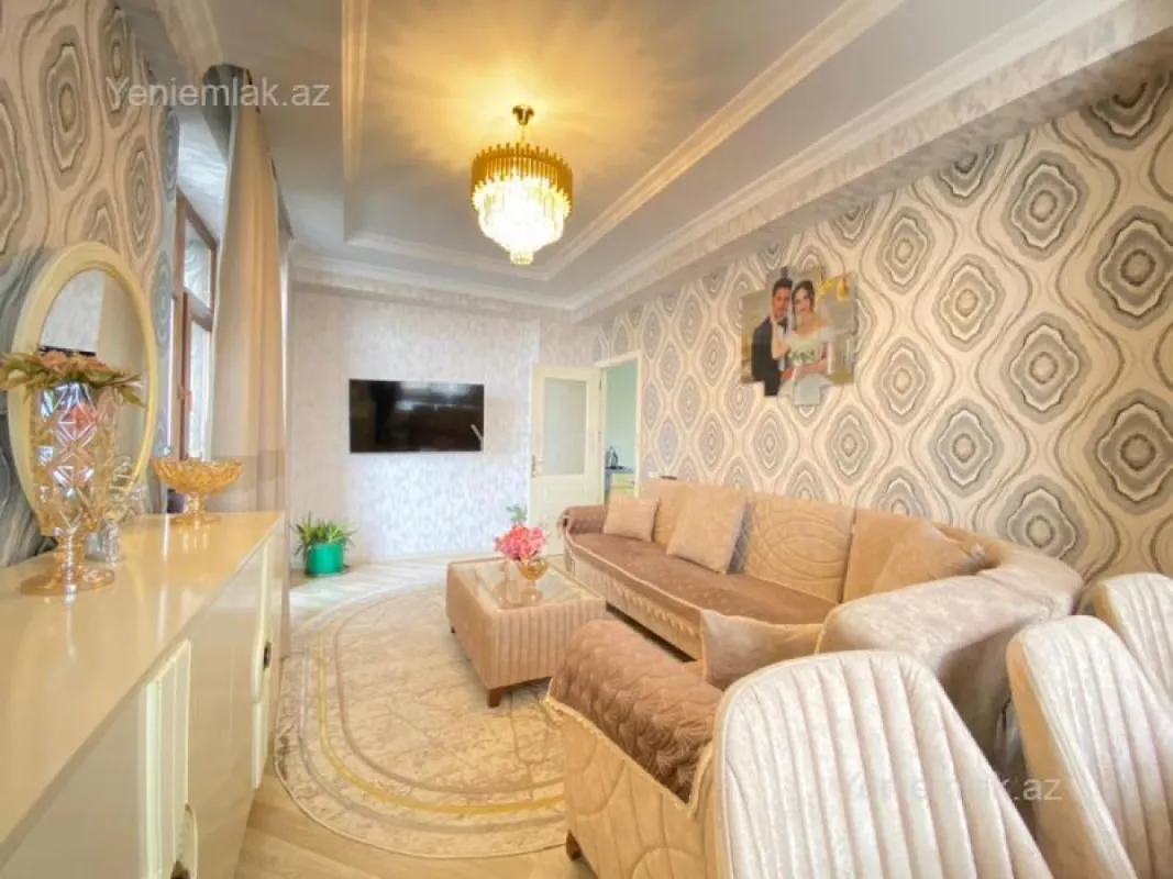 Satılır 3 otaqlı yeni tikili 130 m²