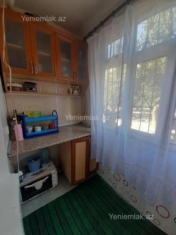 Satılır 3 otaqlı köhnə tikili 75 m²