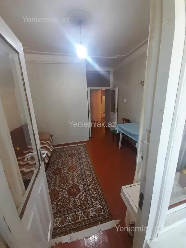Satılır 3 otaqlı köhnə tikili 75 m²