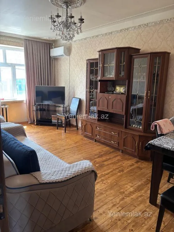 Satılır 3 otaqlı köhnə tikili 80 m²