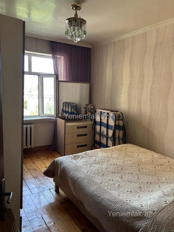 Satılır 3 otaqlı köhnə tikili 80 m²