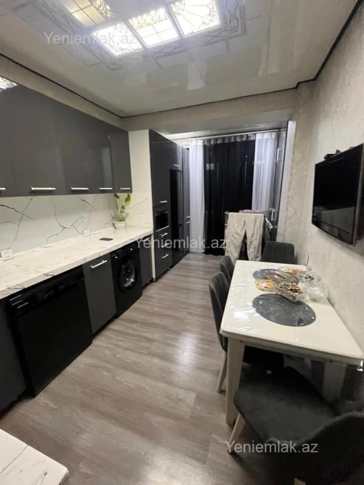 Satılır 3 otaqlı yeni tikili 85 m²