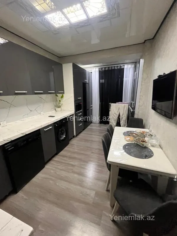 Satılır 3 otaqlı yeni tikili 85 m²