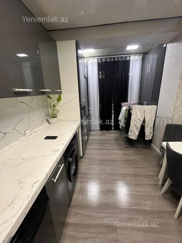 Satılır 3 otaqlı yeni tikili 85 m²