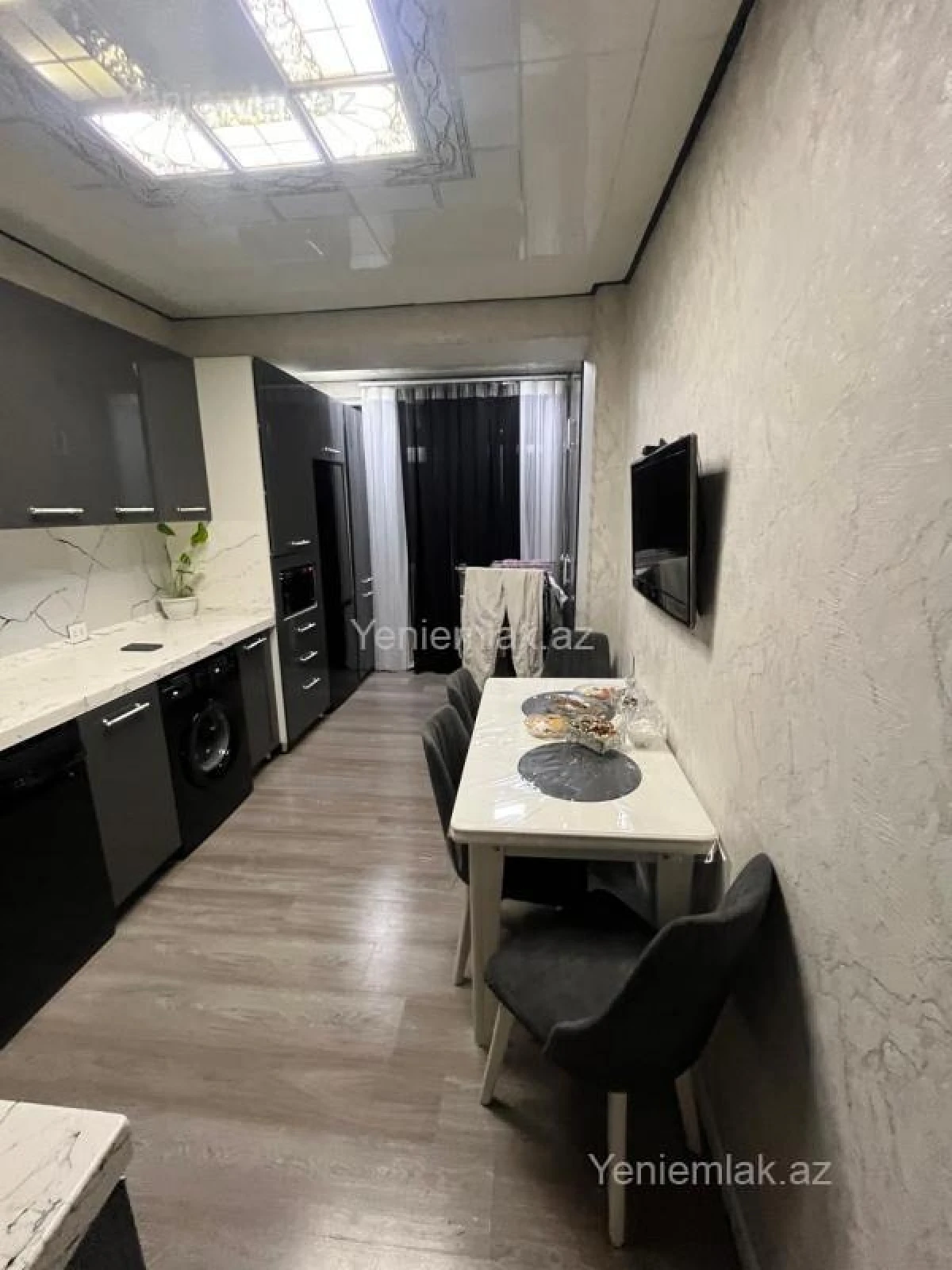 Satılır 3 otaqlı yeni tikili 85 m²