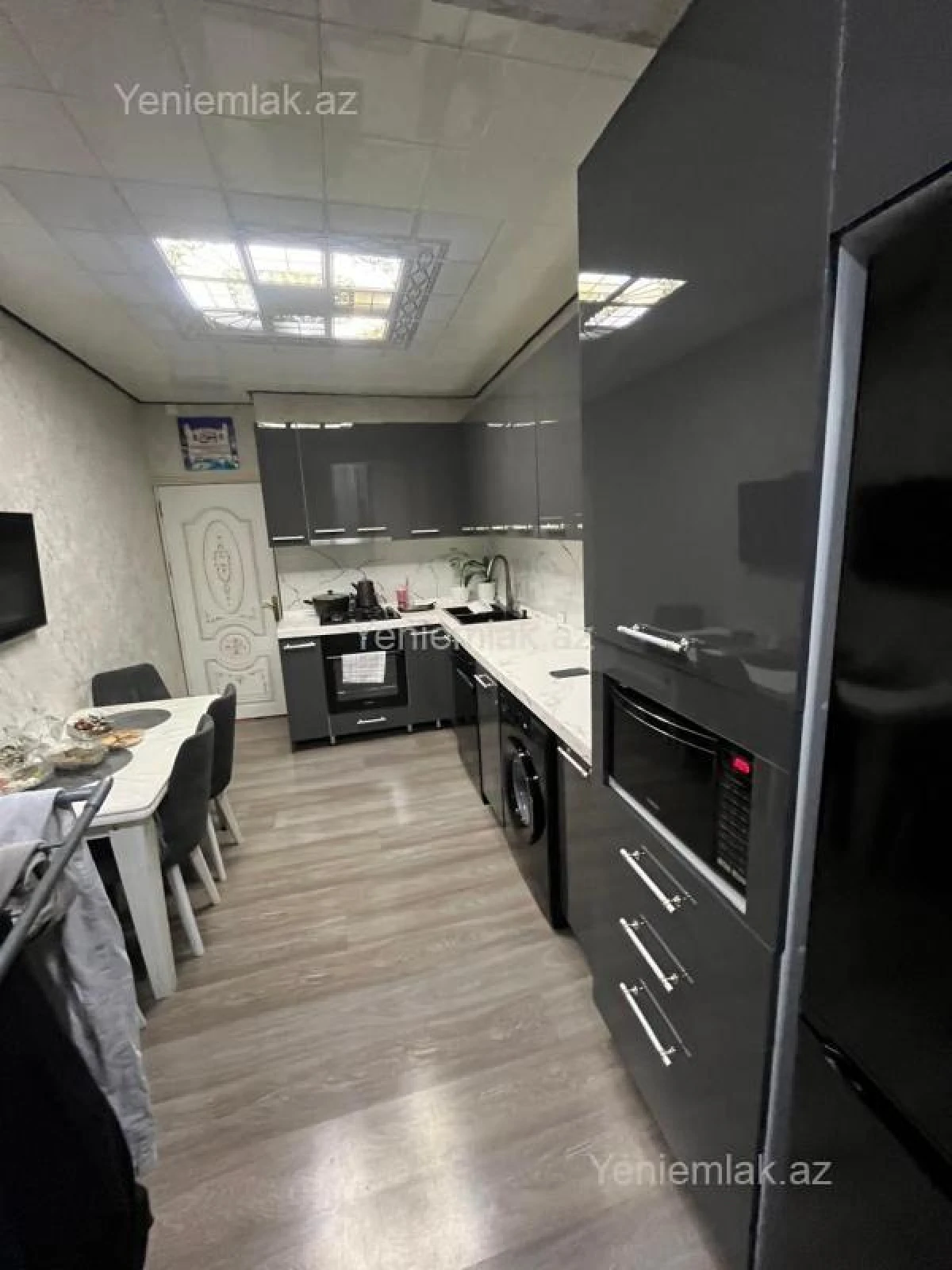 Satılır 3 otaqlı yeni tikili 85 m²