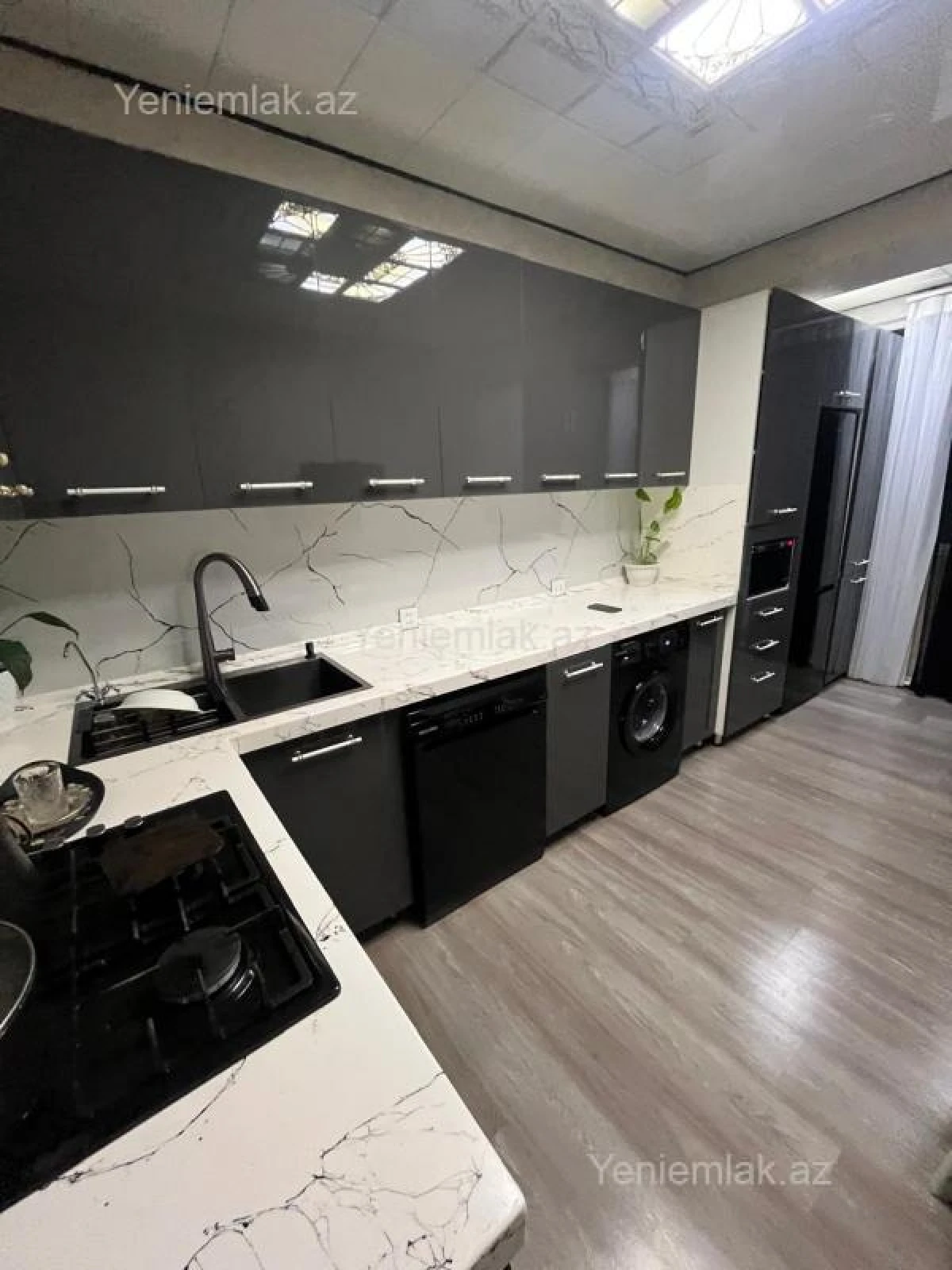 Satılır 3 otaqlı yeni tikili 85 m²