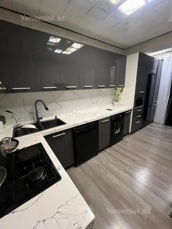 Satılır 3 otaqlı yeni tikili 85 m²