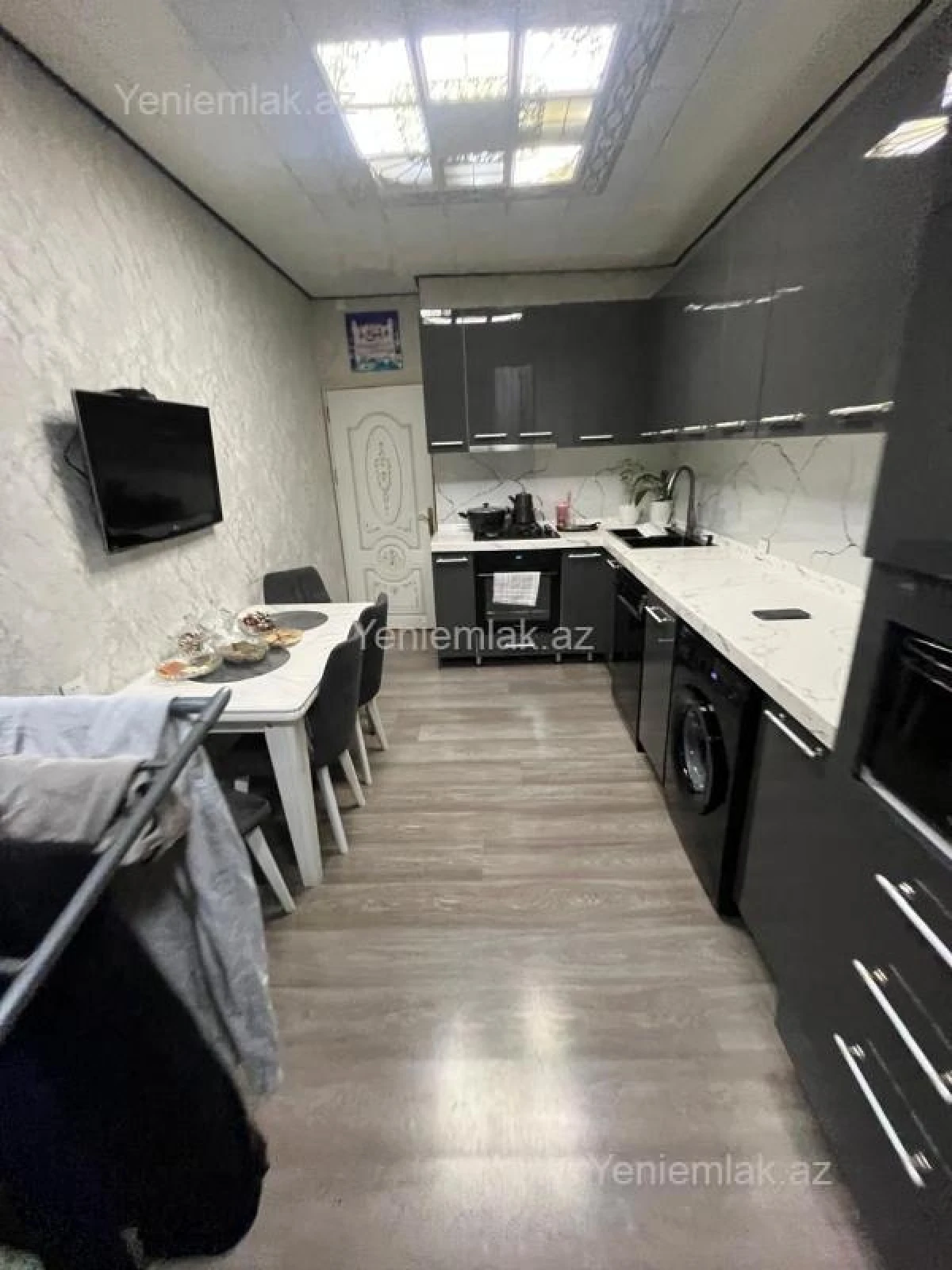 Satılır 3 otaqlı yeni tikili 85 m²