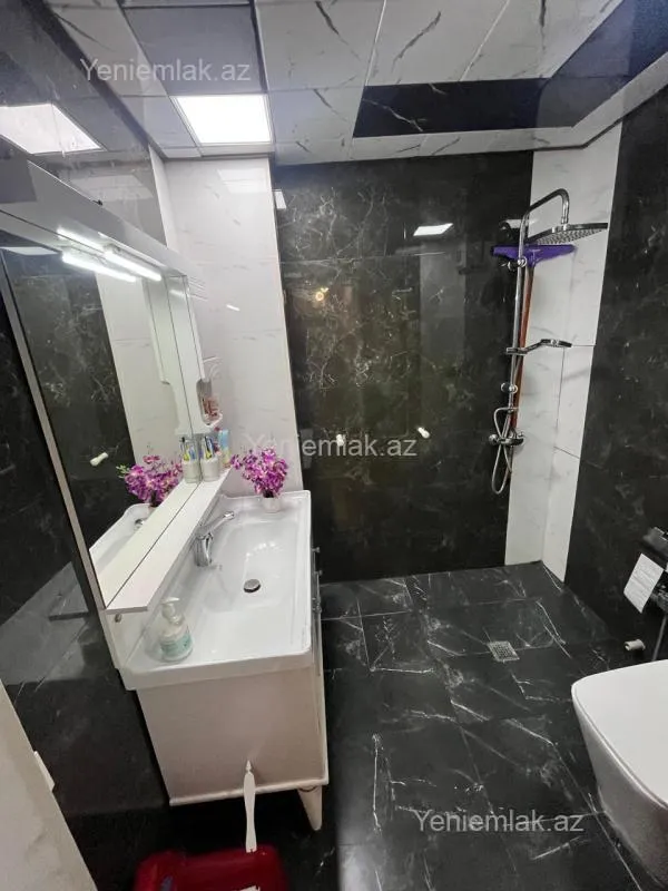 Satılır 3 otaqlı yeni tikili 85 m²