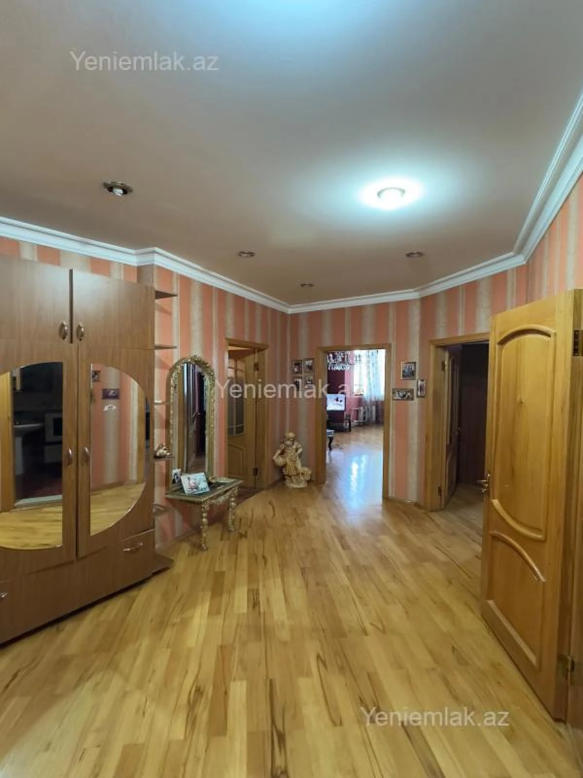 Satılır 4 otaqlı yeni tikili 145 m²