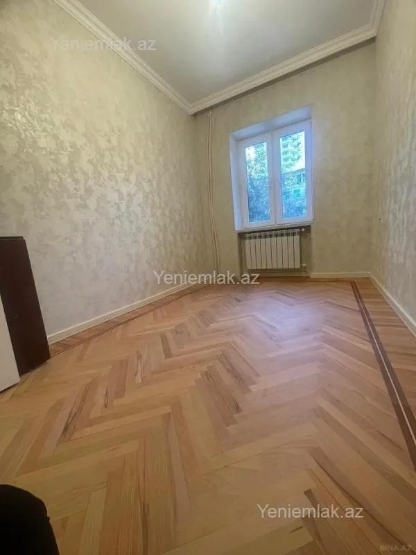 Satılır 3 otaqlı köhnə tikili 80 m²