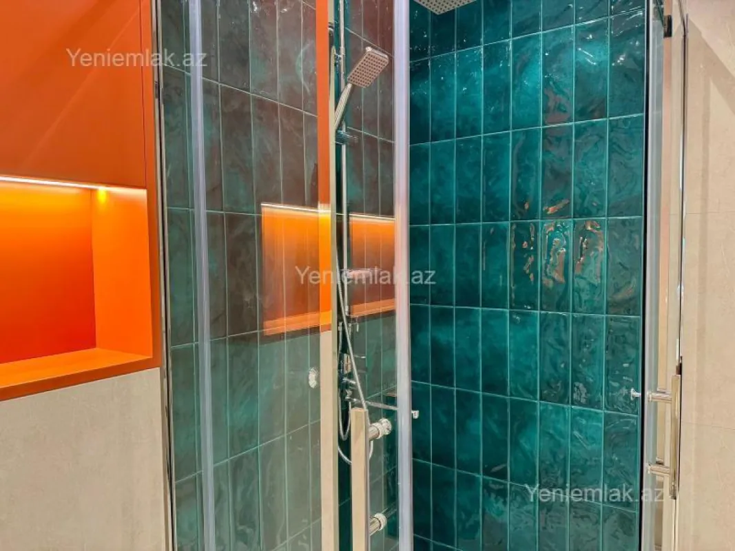 Satılır 2 otaqlı yeni tikili 72 m²