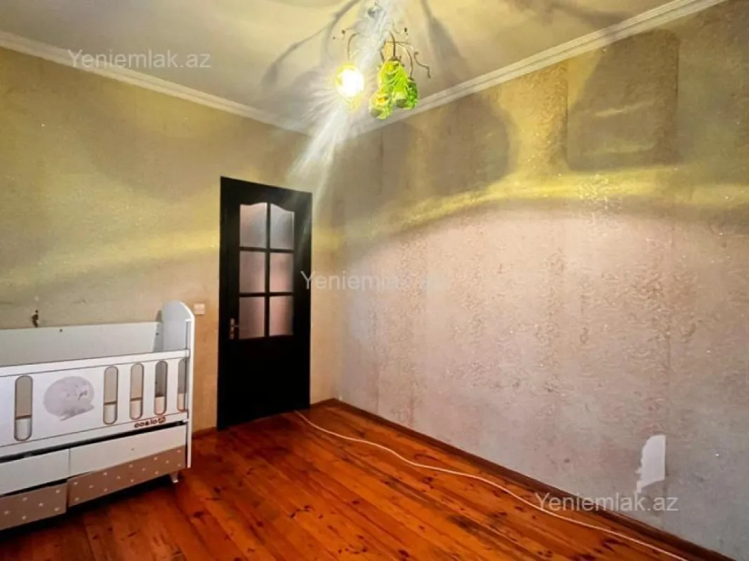 Satılır 4 otaqlı həyət evi 200 m²