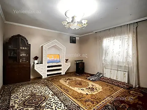Satılır 4 otaqlı həyət evi 200 m²