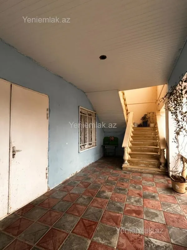 Satılır 4 otaqlı həyət evi 200 m²