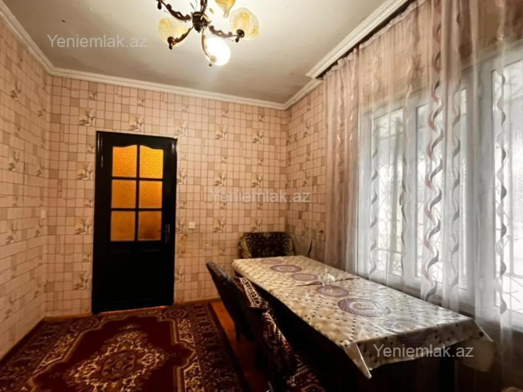 Satılır 4 otaqlı həyət evi 200 m²