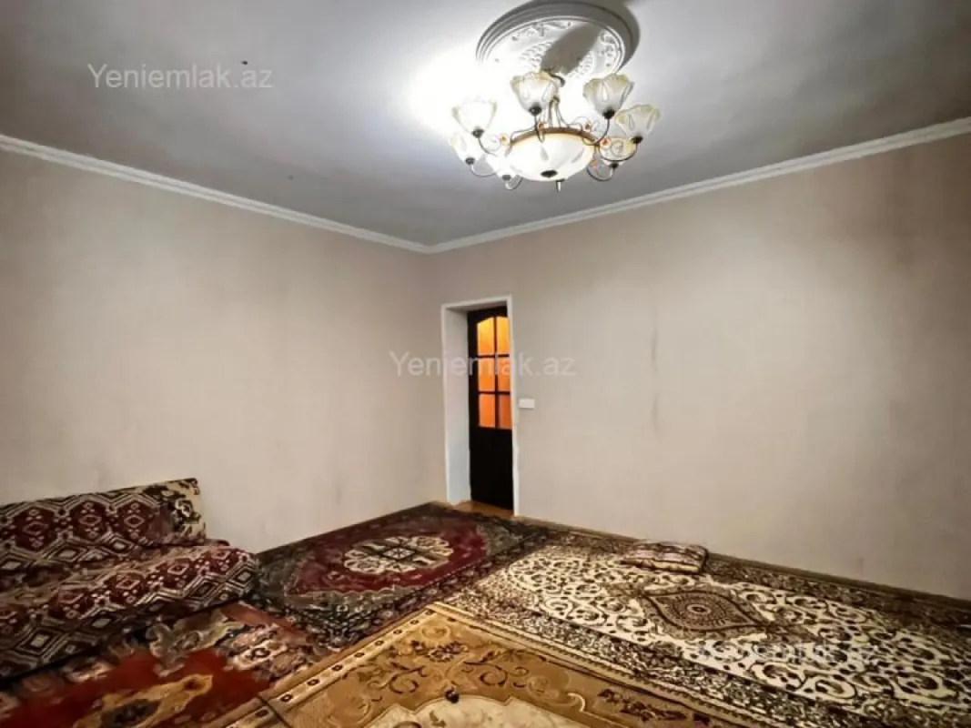 Satılır 4 otaqlı həyət evi 200 m²