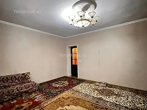 Satılır 4 otaqlı həyət evi 200 m²