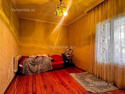 Satılır 4 otaqlı həyət evi 200 m²