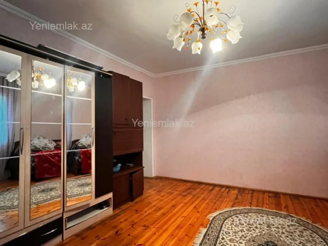 Satılır 4 otaqlı həyət evi 200 m²