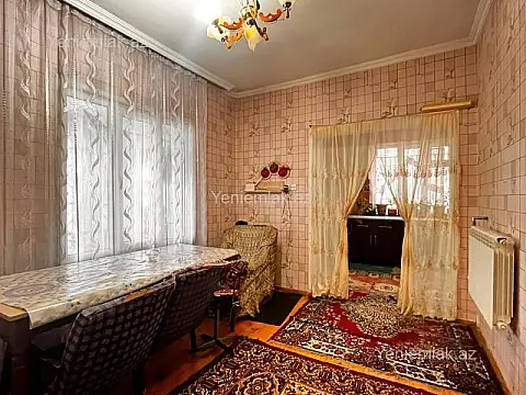 Satılır 4 otaqlı həyət evi 200 m²