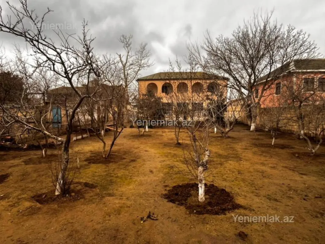 Satılır 4 otaqlı həyət evi 200 m²