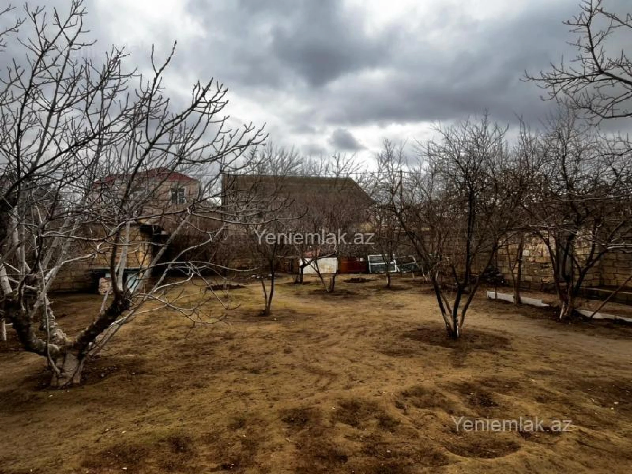 Satılır 4 otaqlı həyət evi 200 m²