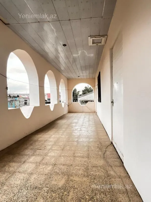 Satılır 4 otaqlı həyət evi 200 m²