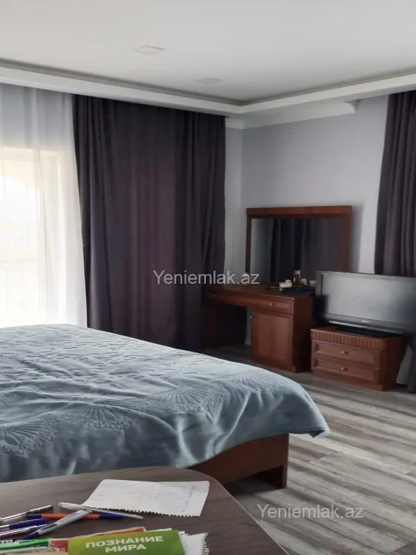 Satılır 7 otaqlı həyət evi 500 m²
