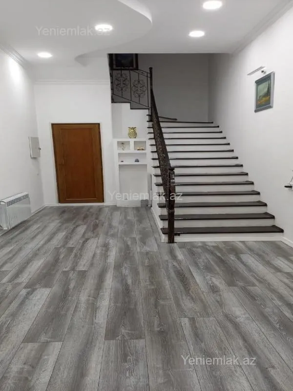 Satılır 7 otaqlı həyət evi 500 m²