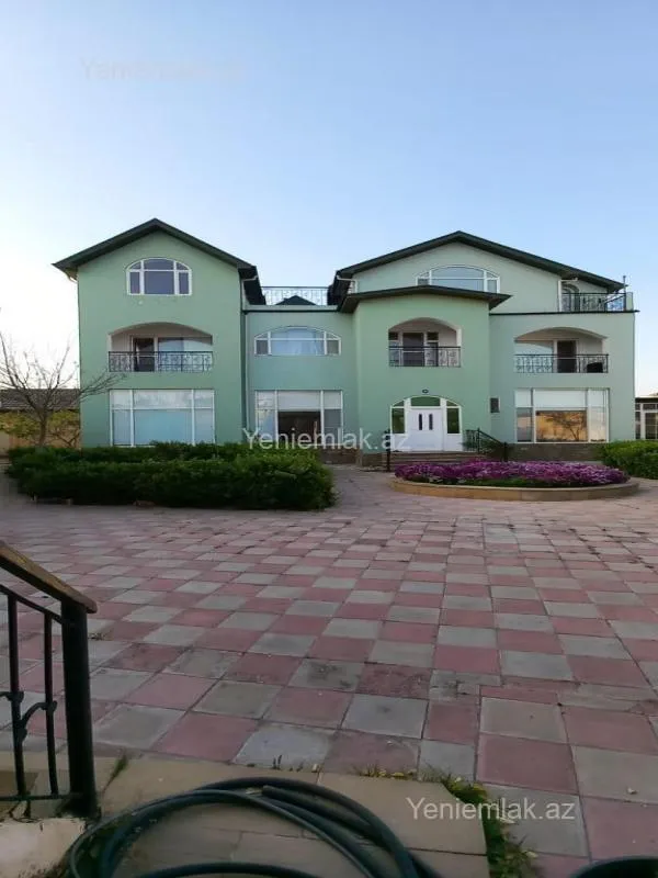 Satılır 7 otaqlı həyət evi 500 m²