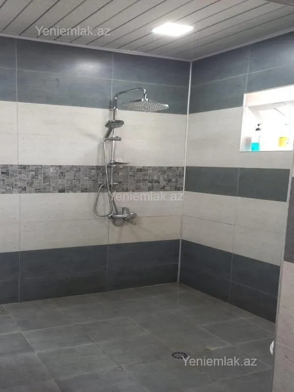 Satılır 7 otaqlı həyət evi 500 m²
