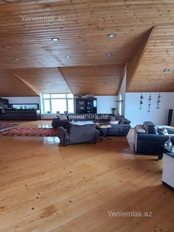 Satılır 7 otaqlı həyət evi 500 m²