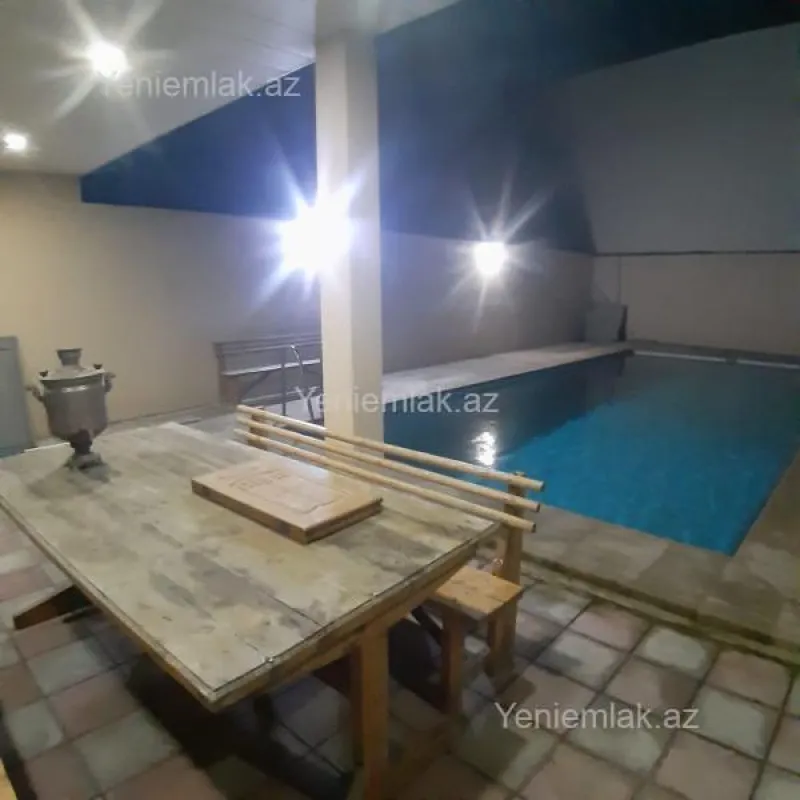 Satılır 7 otaqlı həyət evi 500 m²