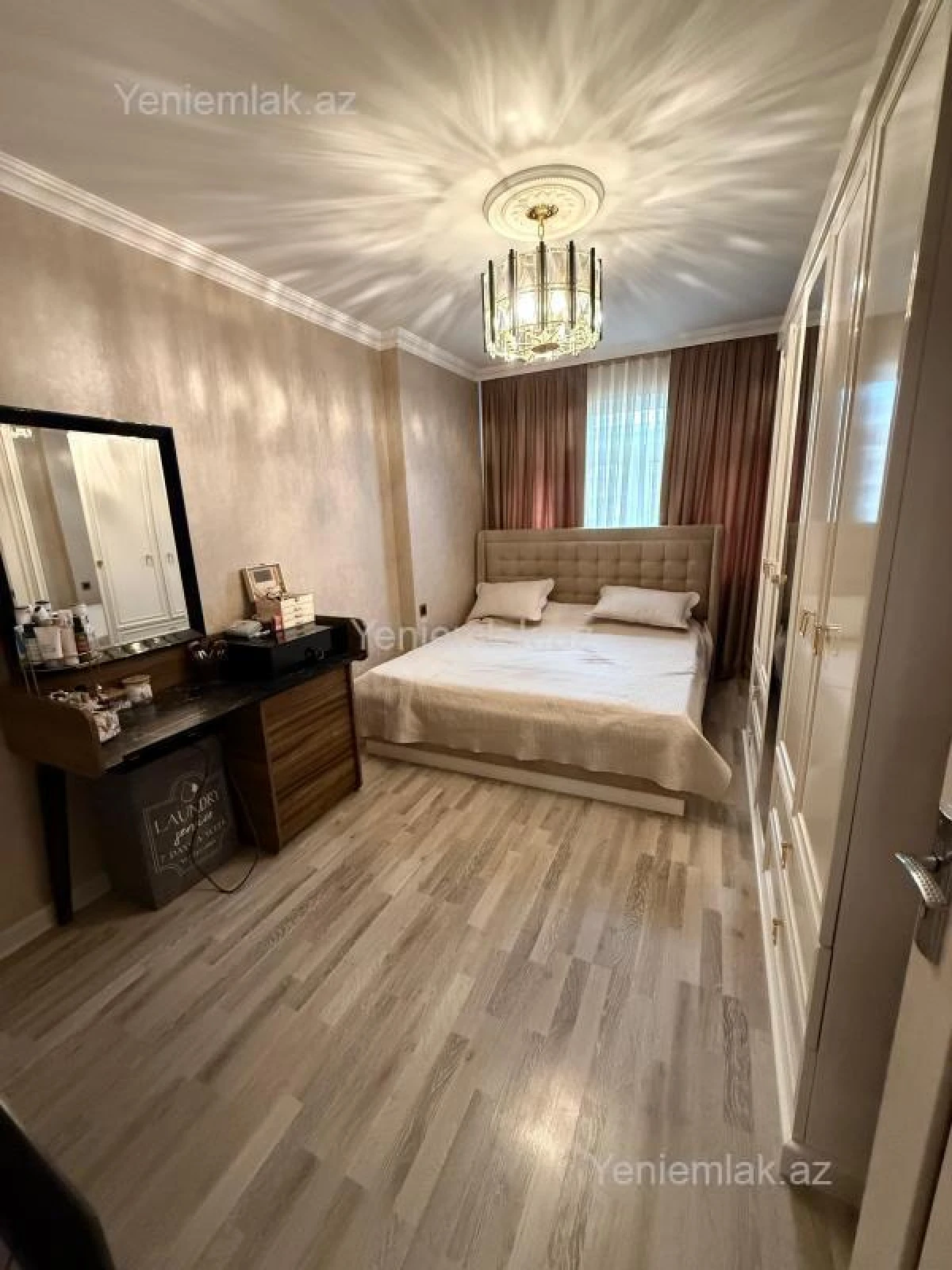 Satılır 3 otaqlı köhnə tikili 75 m²