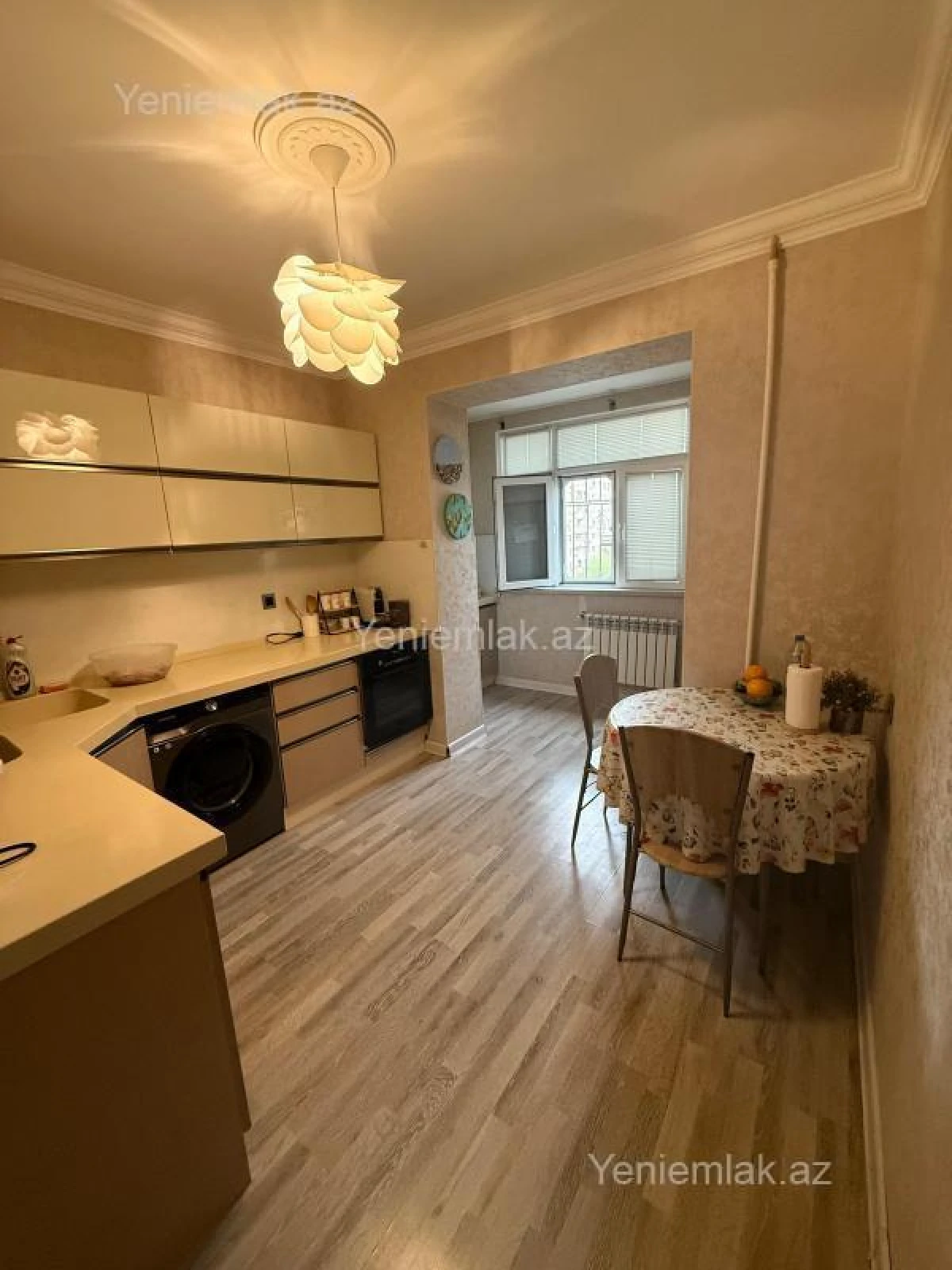 Satılır 3 otaqlı köhnə tikili 75 m²