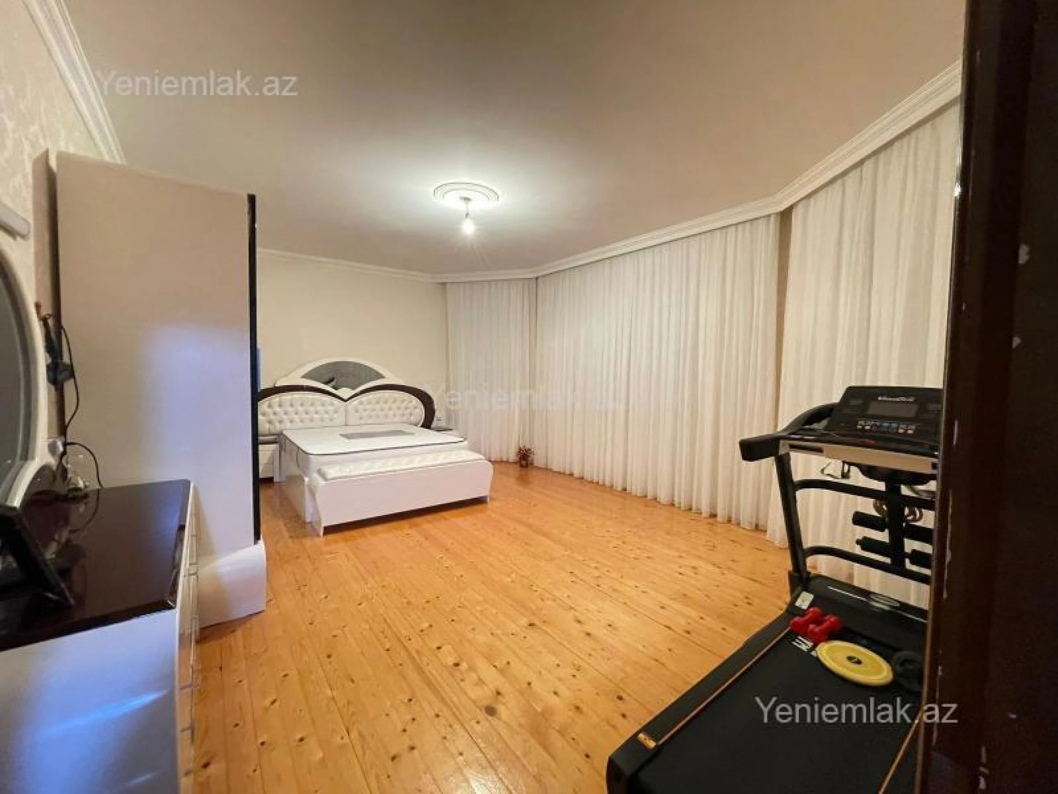 Satılır 5 otaqlı həyət evi 200 m²