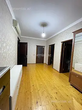 Satılır 5 otaqlı həyət evi 200 m²