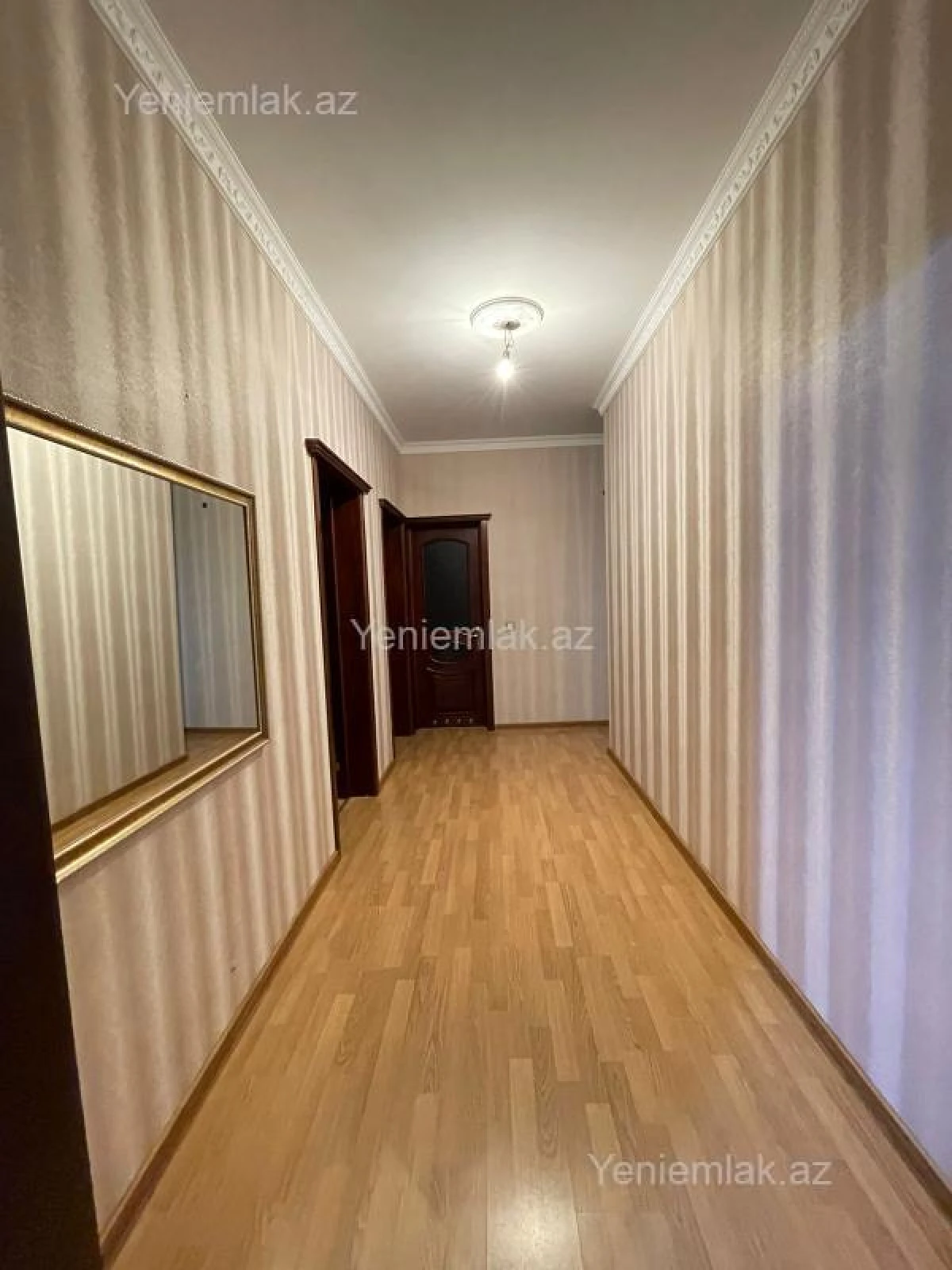 Satılır 5 otaqlı həyət evi 200 m²
