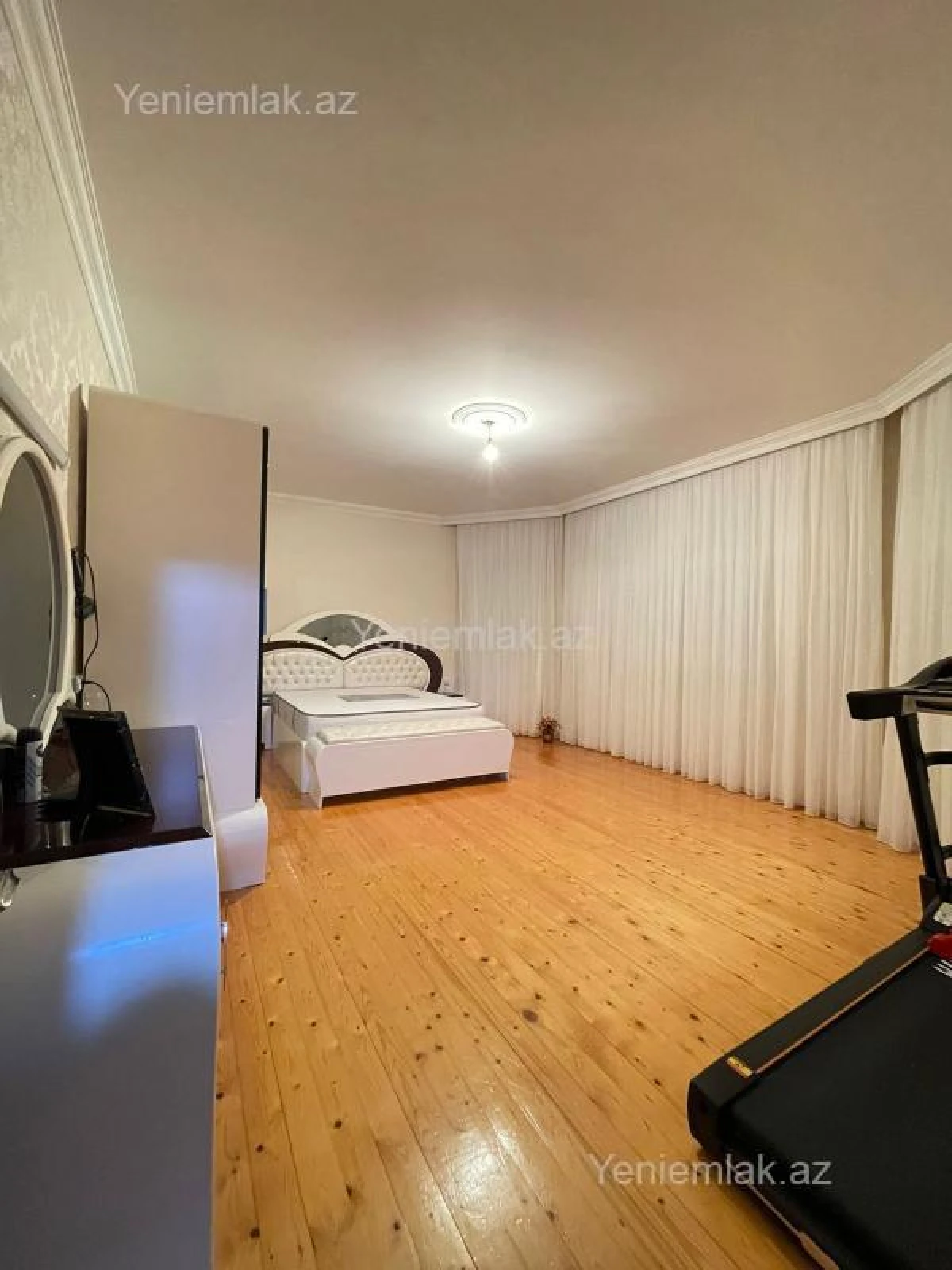 Satılır 5 otaqlı həyət evi 200 m²