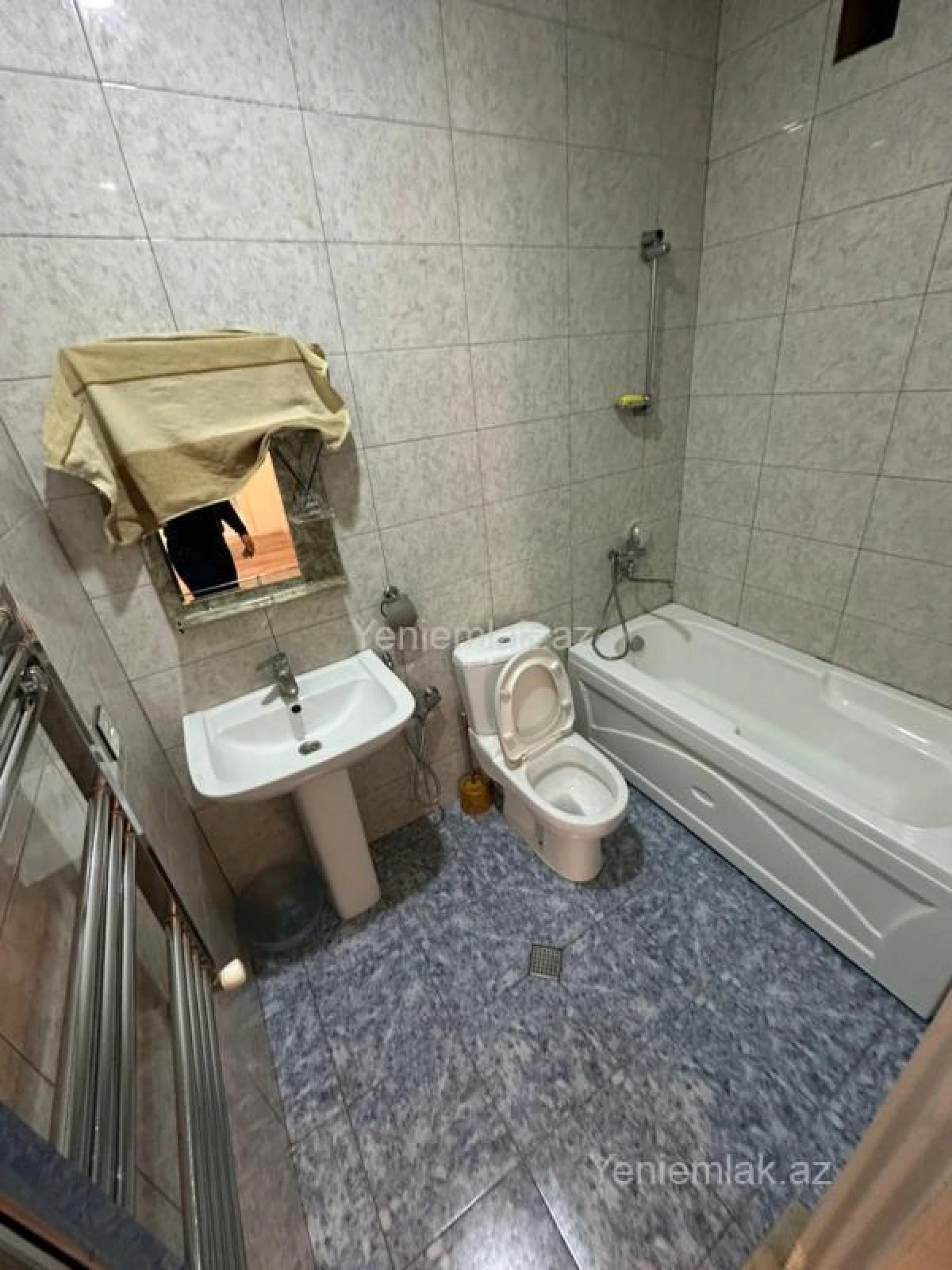 Satılır 3 otaqlı yeni tikili 75 m²