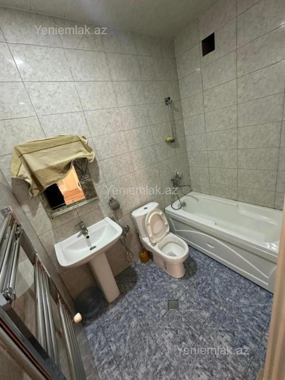 Satılır 3 otaqlı yeni tikili 75 m²