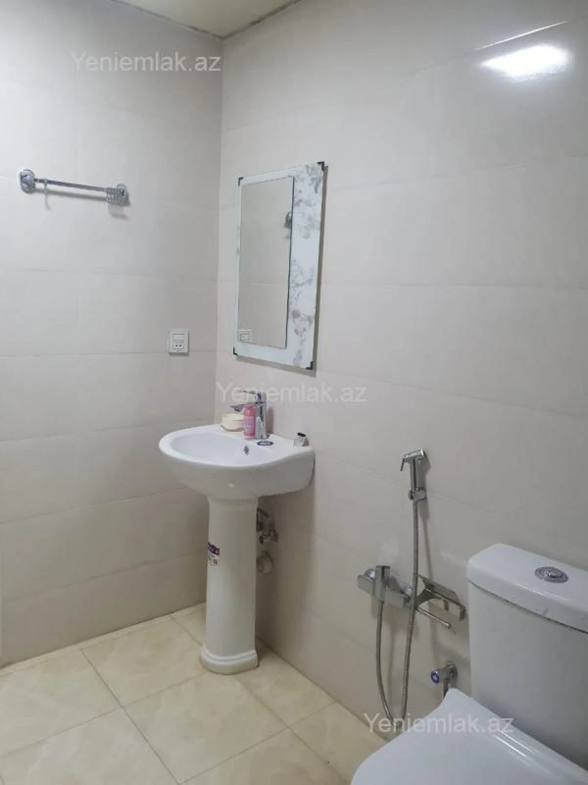 Satılır 2 otaqlı yeni tikili 72 m²