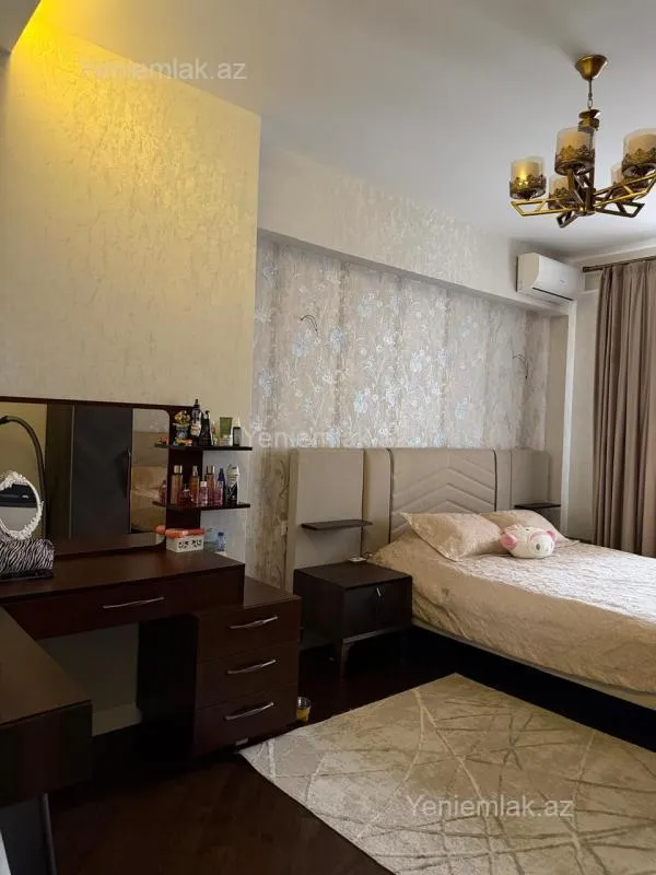 Satılır 2 otaqlı yeni tikili 75 m²